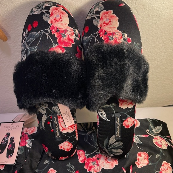 NEW VICTORIA’S SECRET SIGNATURE SATIN HOUSE SLIPPER - Picture 7 of 8